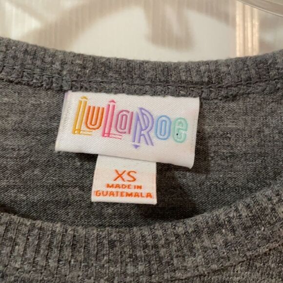 (5/$25) LuLaRoe Geometric/Aztec Print Gray Randy 3/4 top - Picture 3 of 9